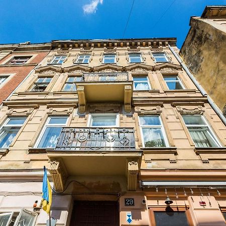 Квартира Подобово На Площі Ринок 39 リヴィウ エクステリア 写真